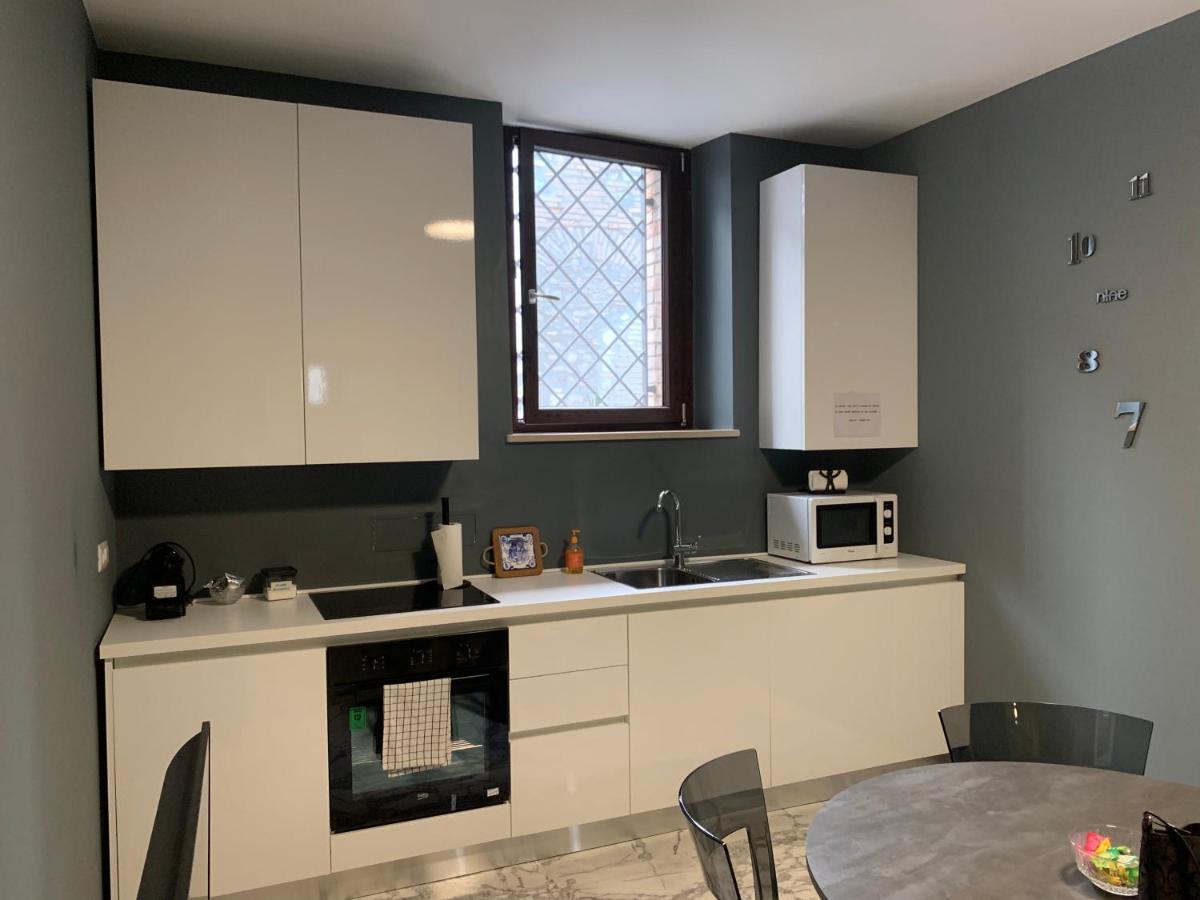Modern City Center Apartment Benevento Exterior foto